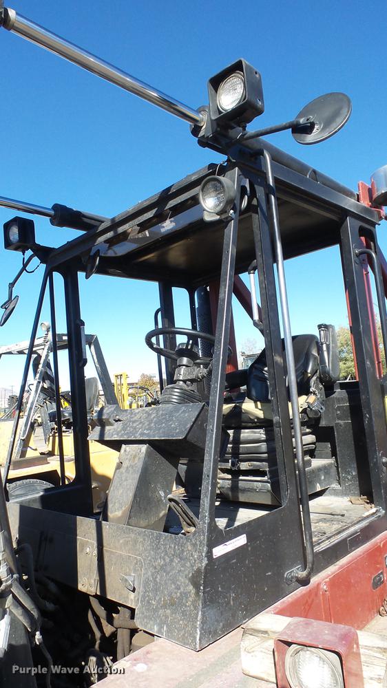 image for item FQ9321 2004 Taylor T-250S forklift