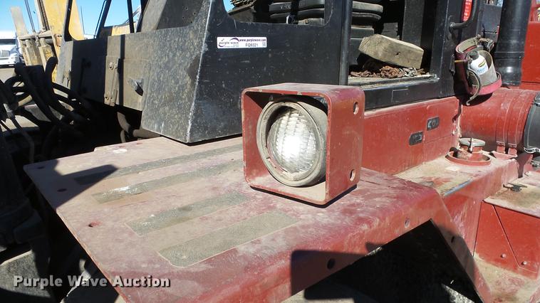 image for item FQ9321 2004 Taylor T-250S forklift