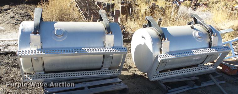 image for item FQ9417 (2) Freightliner saddle fuel tanks