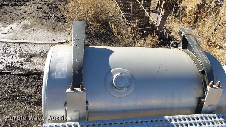 image for item FQ9417 (2) Freightliner saddle fuel tanks