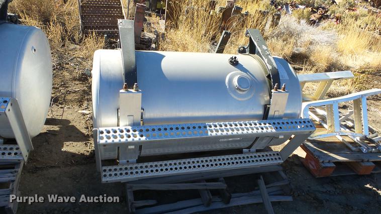 image for item FQ9417 (2) Freightliner saddle fuel tanks