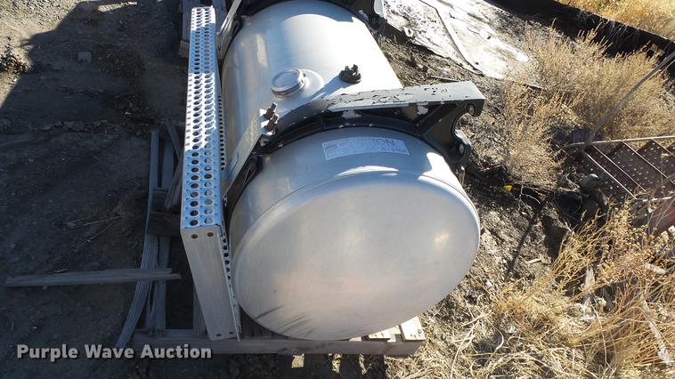 image for item FQ9417 (2) Freightliner saddle fuel tanks