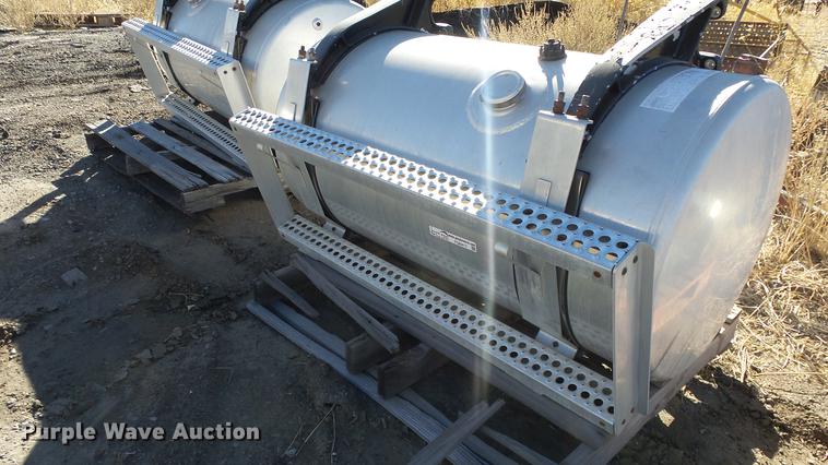 image for item FQ9417 (2) Freightliner saddle fuel tanks