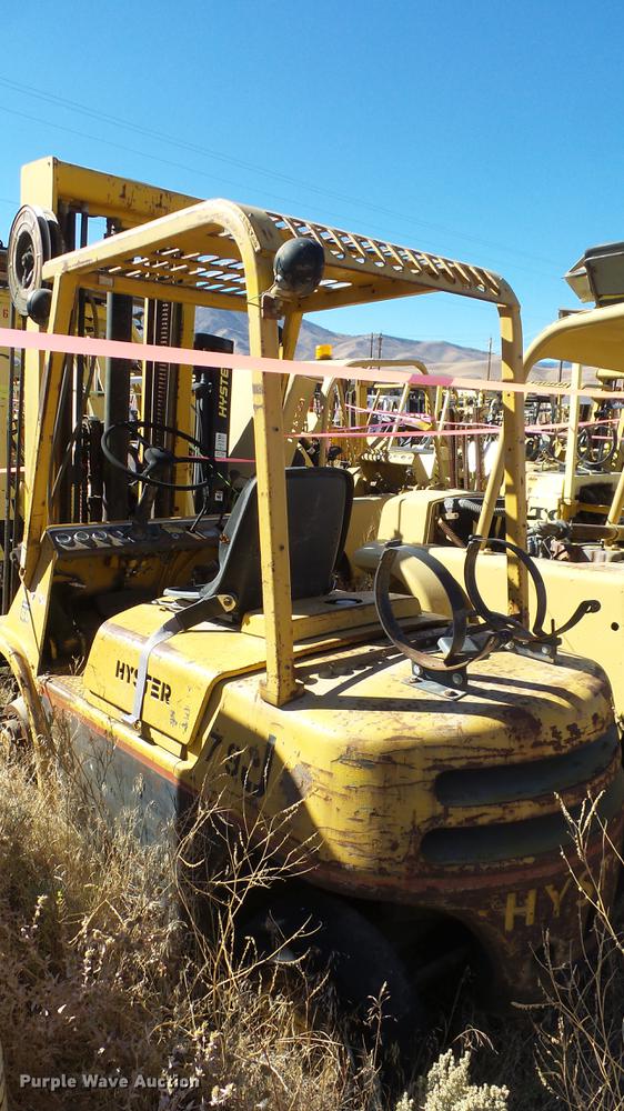 4) salvage forklifts in Reno, NV | Item FS9763 sold | Purple Wave