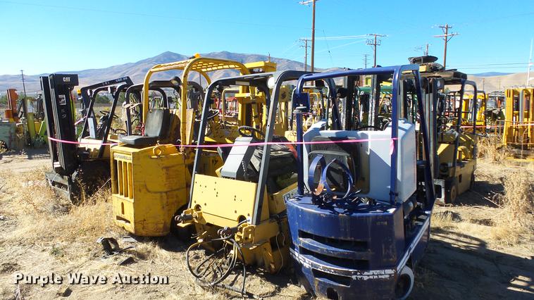 image for item FS9772 (6) salvage forklifts