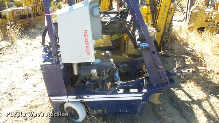 image for item FS9772 (6) salvage forklifts