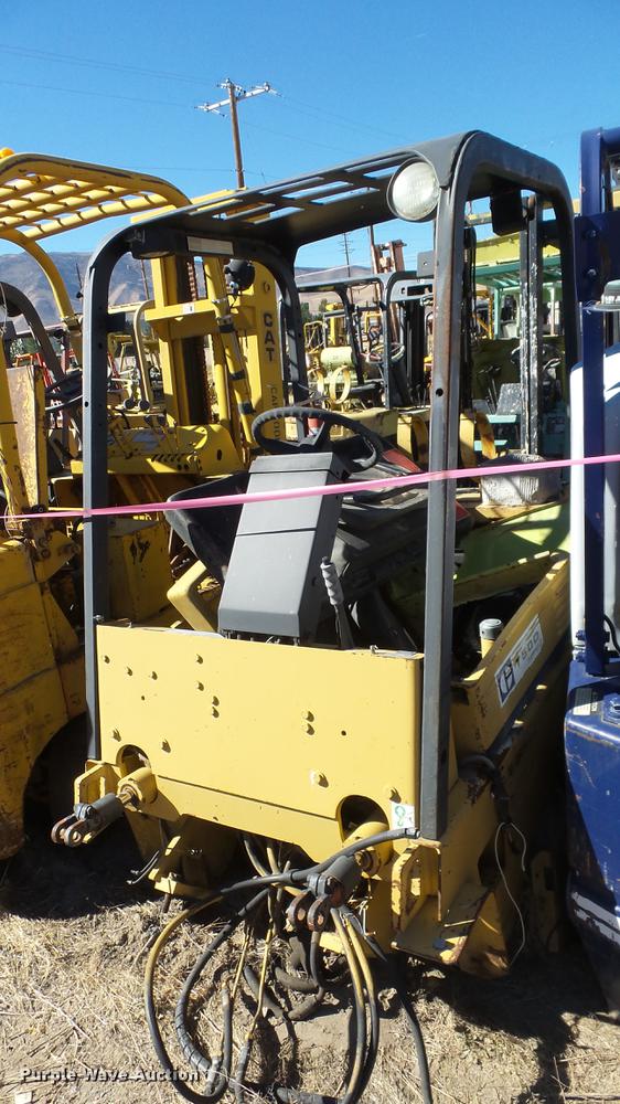 image for item FS9772 (6) salvage forklifts