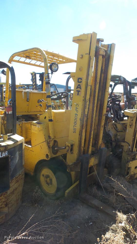 image for item FS9772 (6) salvage forklifts