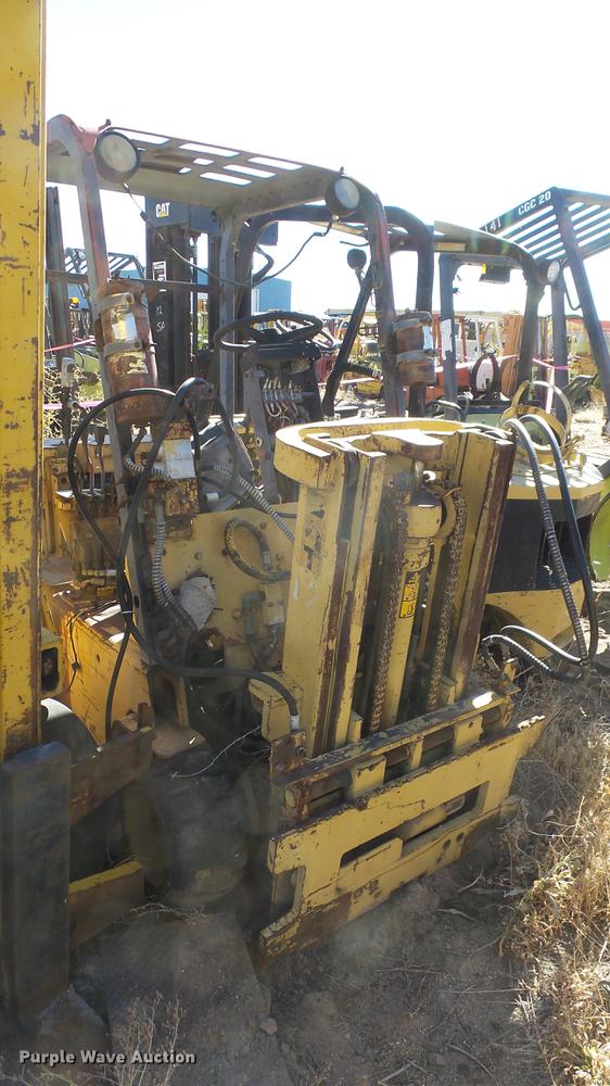 image for item FS9772 (6) salvage forklifts