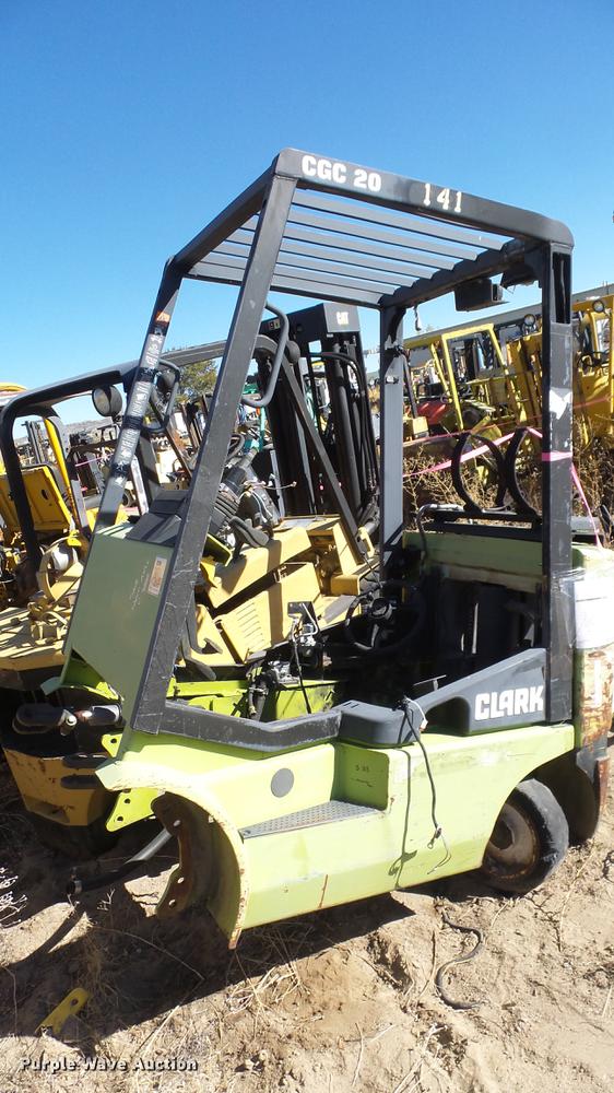 image for item FS9772 (6) salvage forklifts