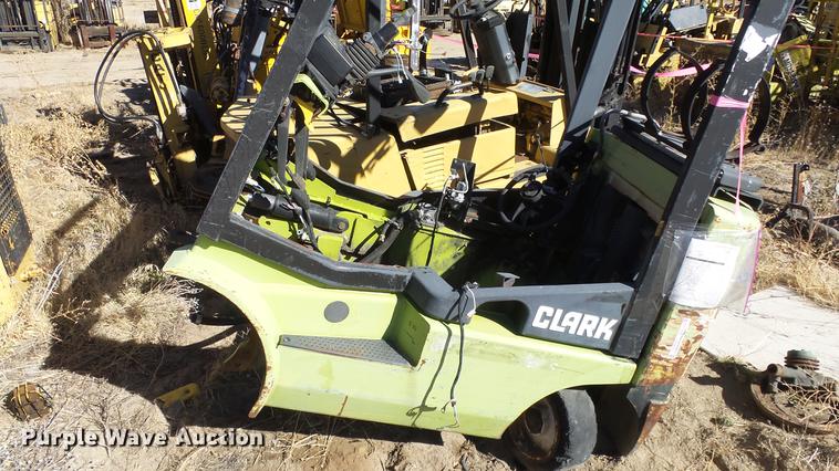 image for item FS9772 (6) salvage forklifts