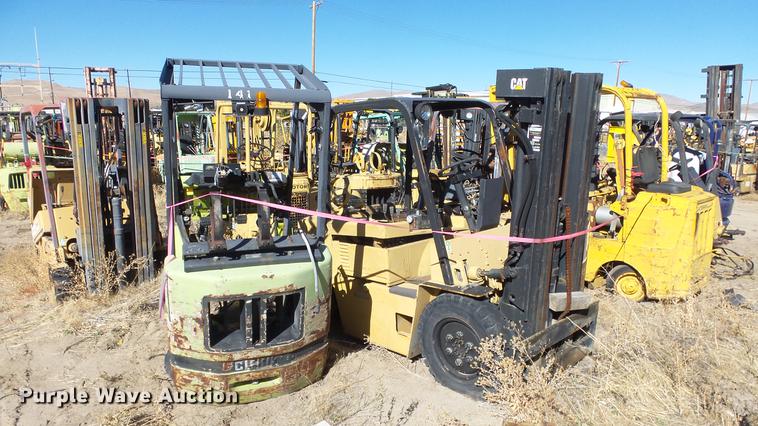 image for item FS9772 (6) salvage forklifts
