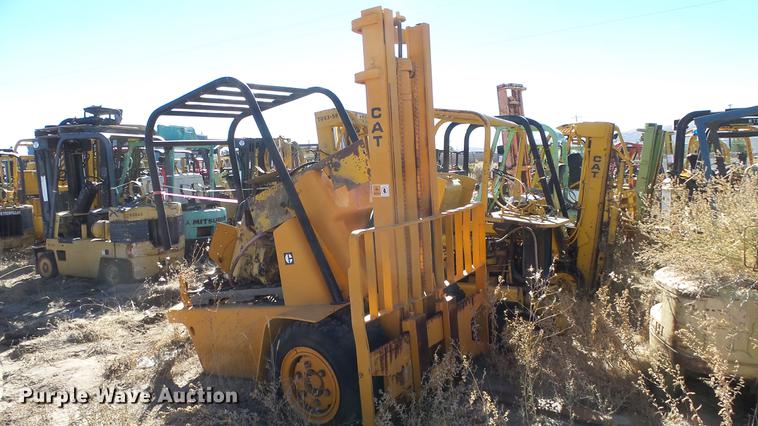 image for item FS9774 (6) salvage forklifts
