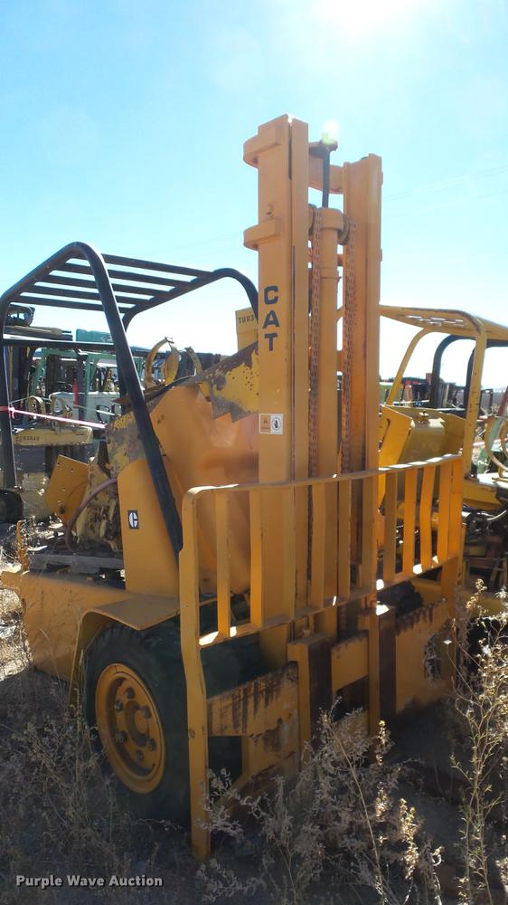 image for item FS9774 (6) salvage forklifts