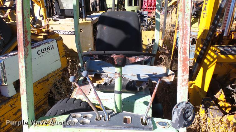 image for item FS9774 (6) salvage forklifts