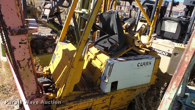 image for item FS9774 (6) salvage forklifts