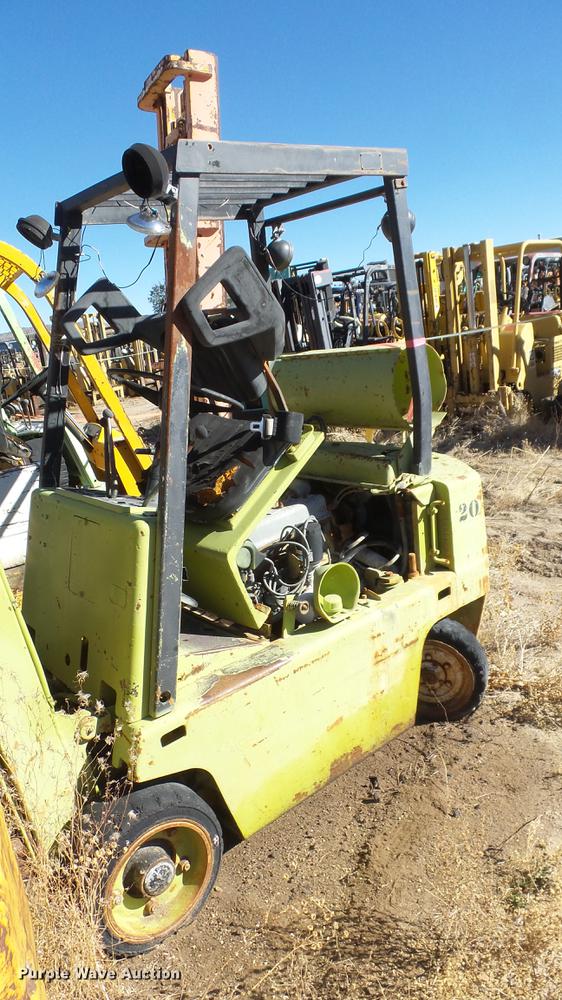 image for item FS9774 (6) salvage forklifts