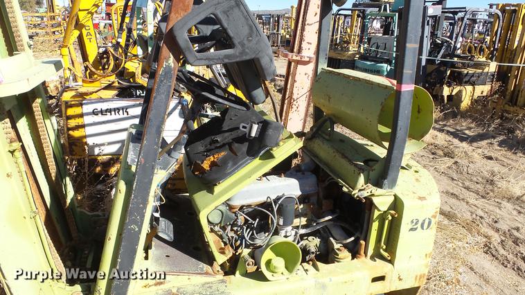 image for item FS9774 (6) salvage forklifts