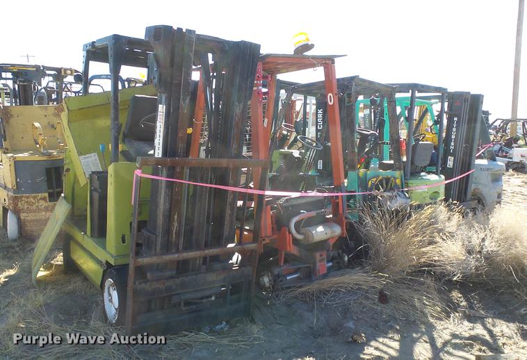 image for item FS9778 (6) salvage forklifts