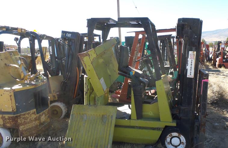 image for item FS9778 (6) salvage forklifts