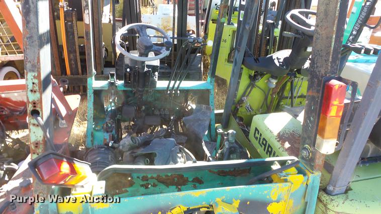 image for item FS9778 (6) salvage forklifts