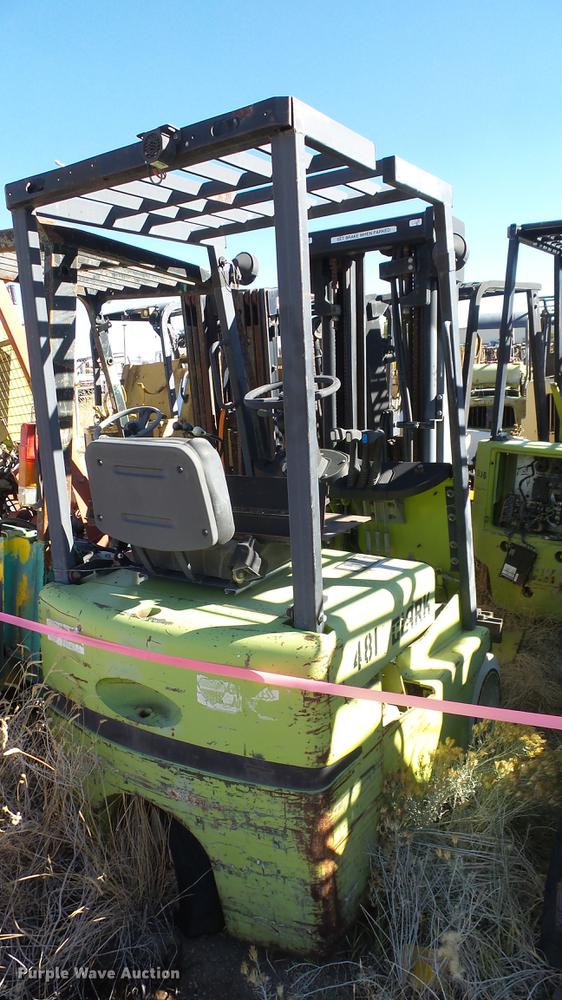image for item FS9778 (6) salvage forklifts