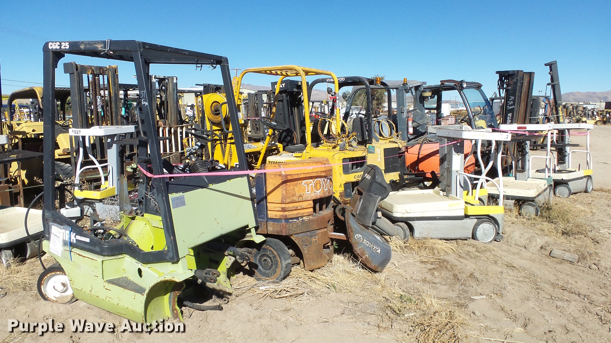 (10) salvage forklifts in Reno, NV Item FS9769 sold Purple Wave