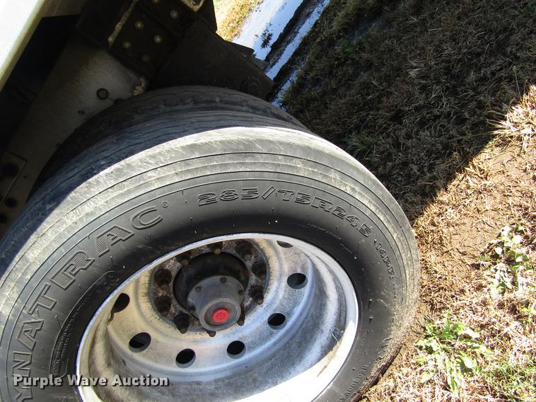 image for item DB4757 2004 Corn Husker 800 double hopper bottom grain trailer