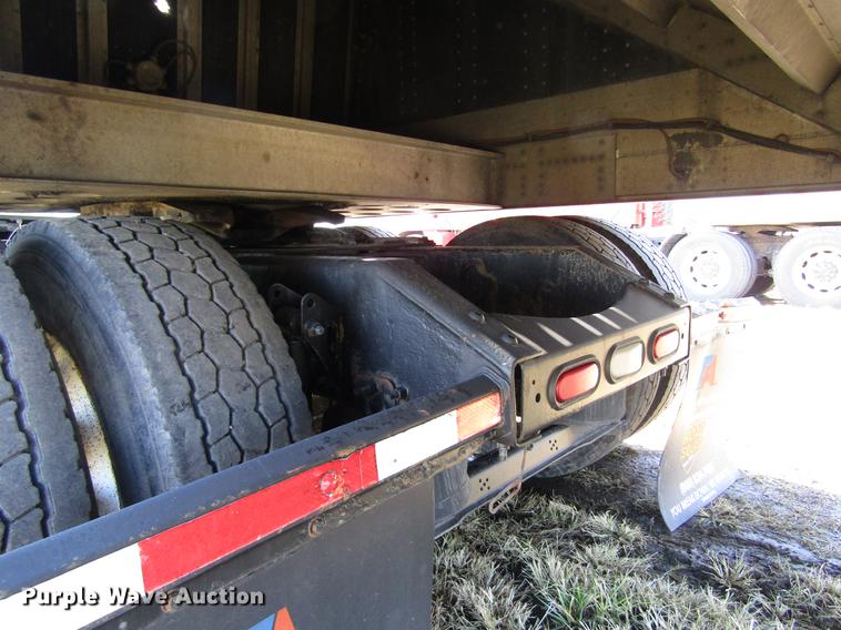 image for item DB4758 2005 Volvo VNL semi truck