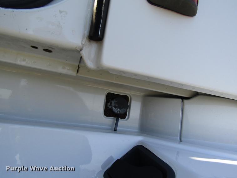 image for item DB4758 2005 Volvo VNL semi truck