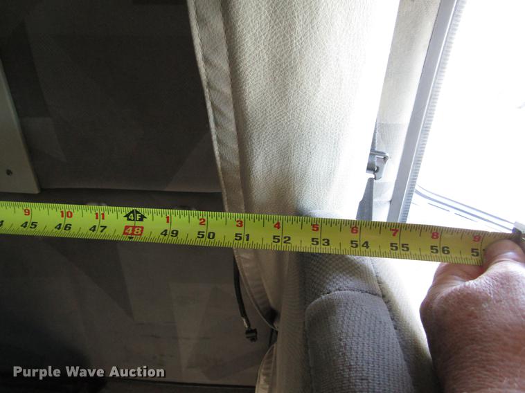 image for item DB4758 2005 Volvo VNL semi truck