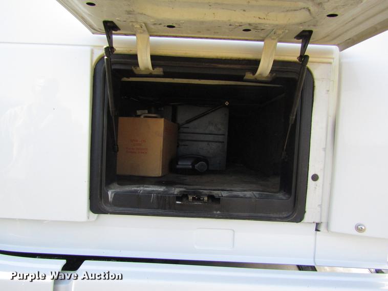 image for item DB4758 2005 Volvo VNL semi truck