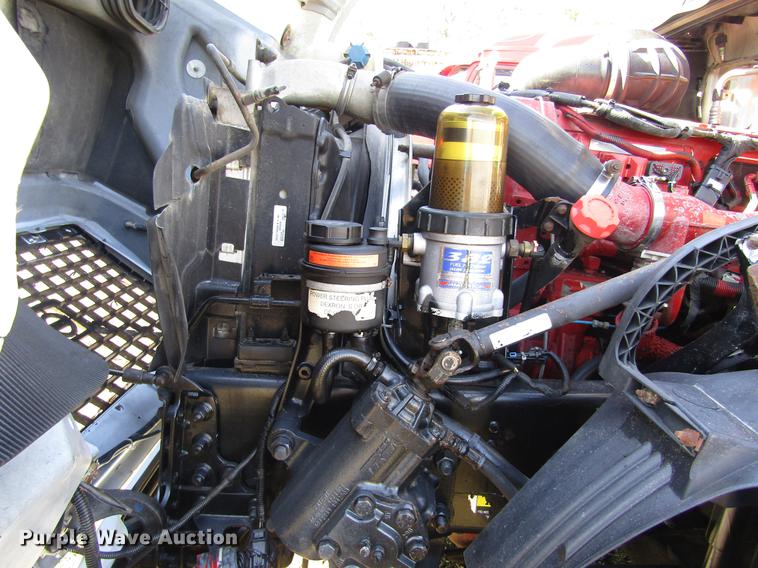 image for item DB4758 2005 Volvo VNL semi truck