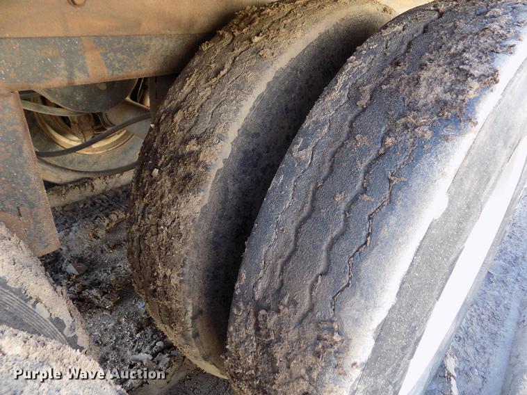 image for item DB9040 2012 Hitchcock APL36 live bottom silage trailer