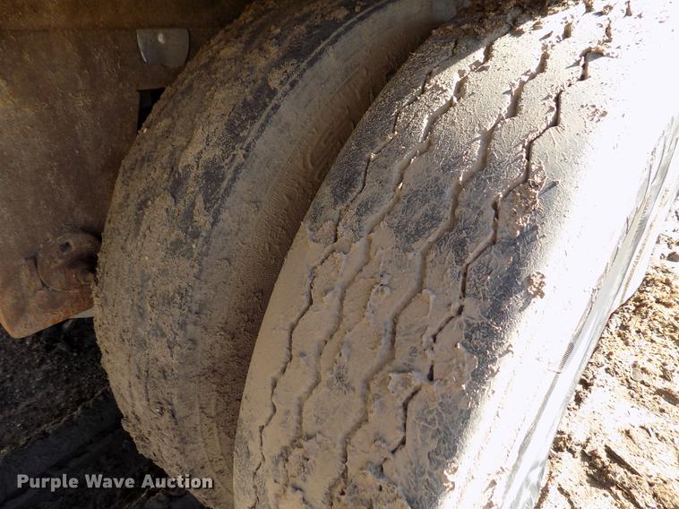 image for item DB9040 2012 Hitchcock APL36 live bottom silage trailer