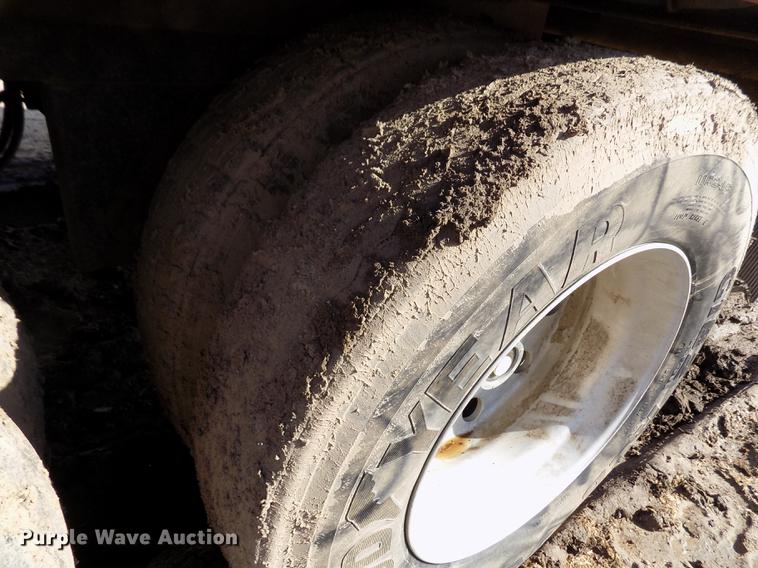 image for item DB9040 2012 Hitchcock APL36 live bottom silage trailer
