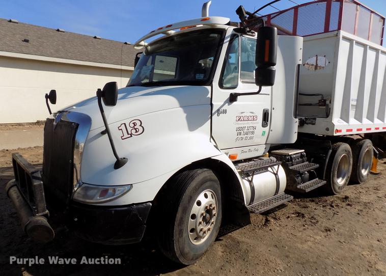 image for item DB9041 2007 International 8600 semi truck