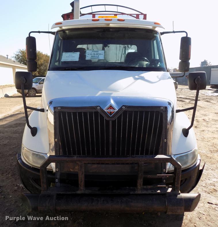 image for item DB9041 2007 International 8600 semi truck