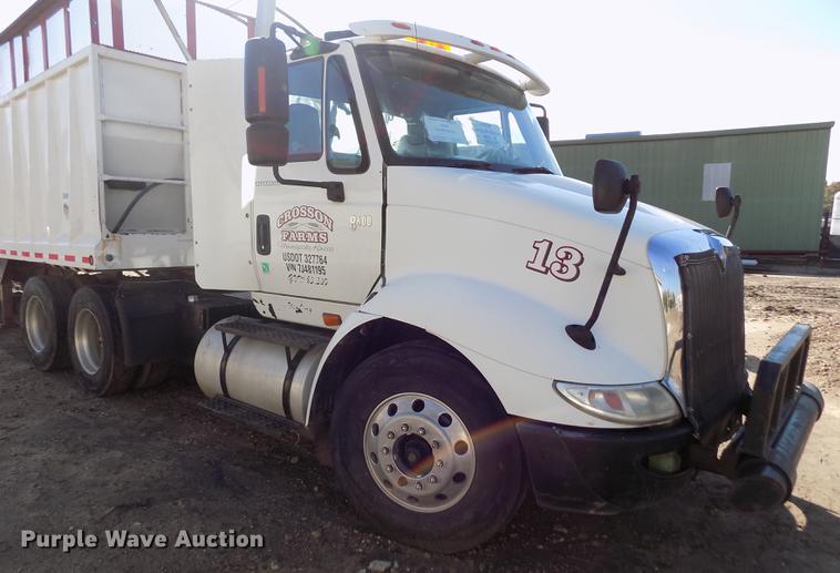 image for item DB9041 2007 International 8600 semi truck