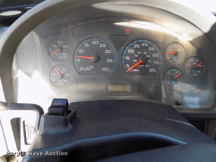 image for item DB9041 2007 International 8600 semi truck