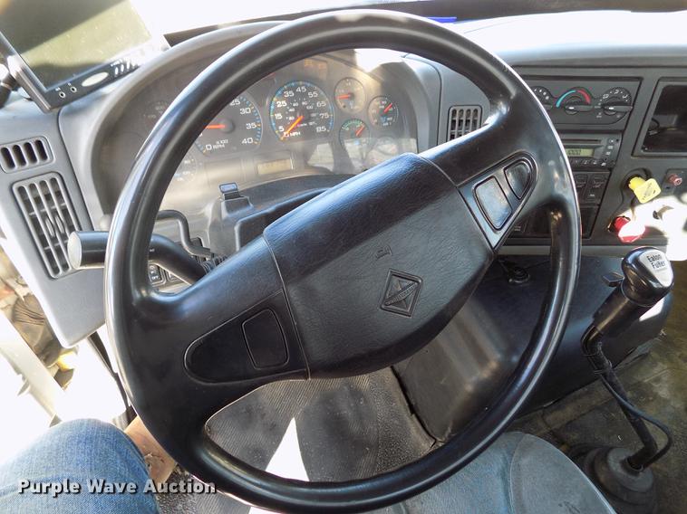 image for item DB9041 2007 International 8600 semi truck