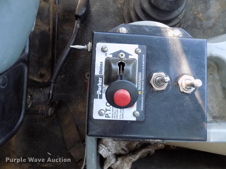 image for item DB9041 2007 International 8600 semi truck