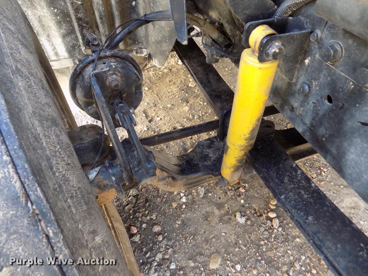 image for item DB9041 2007 International 8600 semi truck