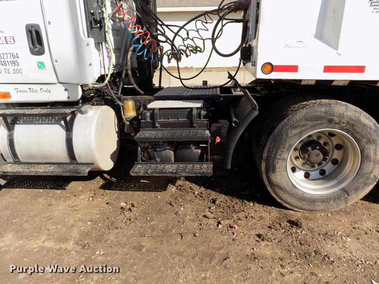 image for item DB9041 2007 International 8600 semi truck