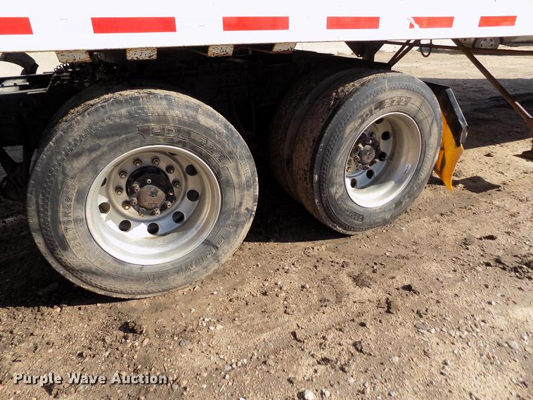 image for item DB9041 2007 International 8600 semi truck