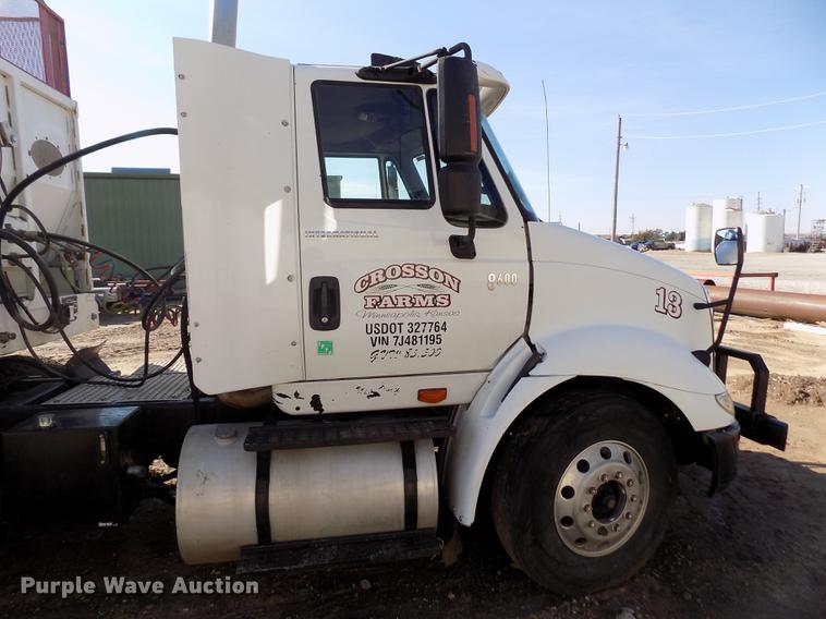image for item DB9041 2007 International 8600 semi truck