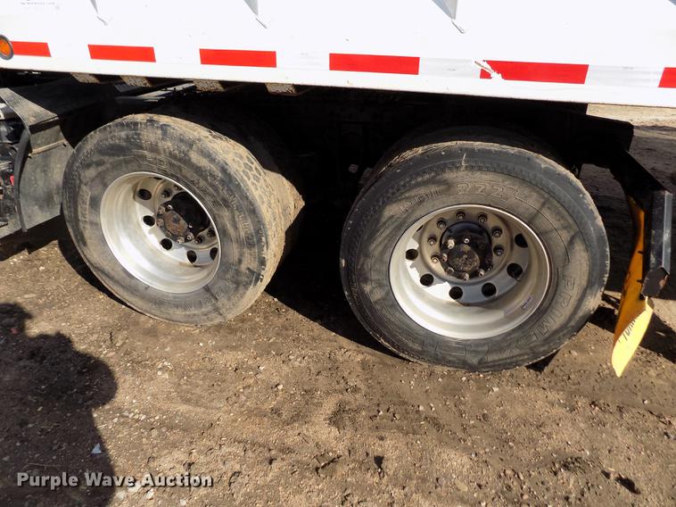 image for item DB9041 2007 International 8600 semi truck