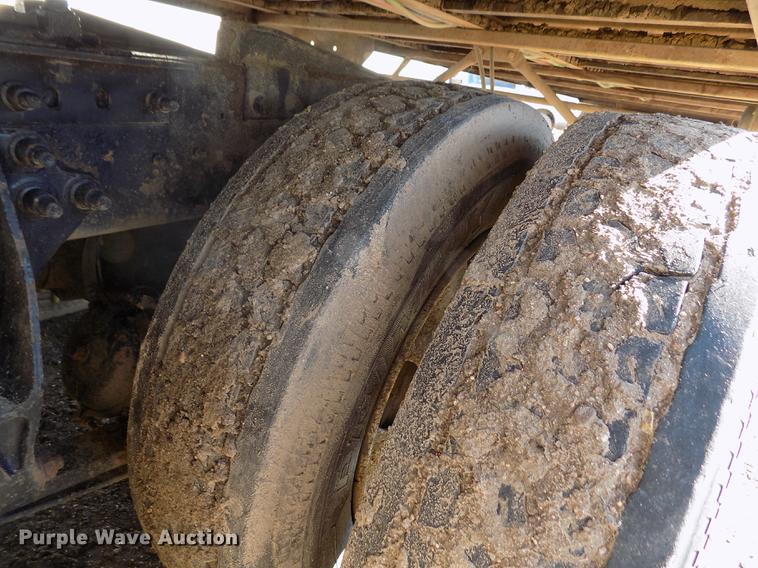 image for item DB9041 2007 International 8600 semi truck