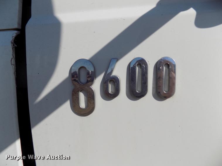 image for item DB9041 2007 International 8600 semi truck
