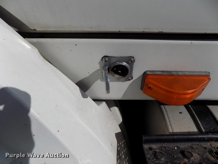 image for item DB9041 2007 International 8600 semi truck